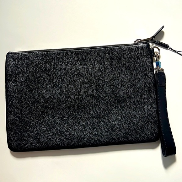 New Burberry Logo Pouch with wrist strap - Authentic - Picture 3 of 4